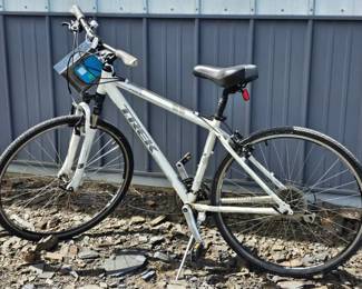 Trek Mens 7200 Bike