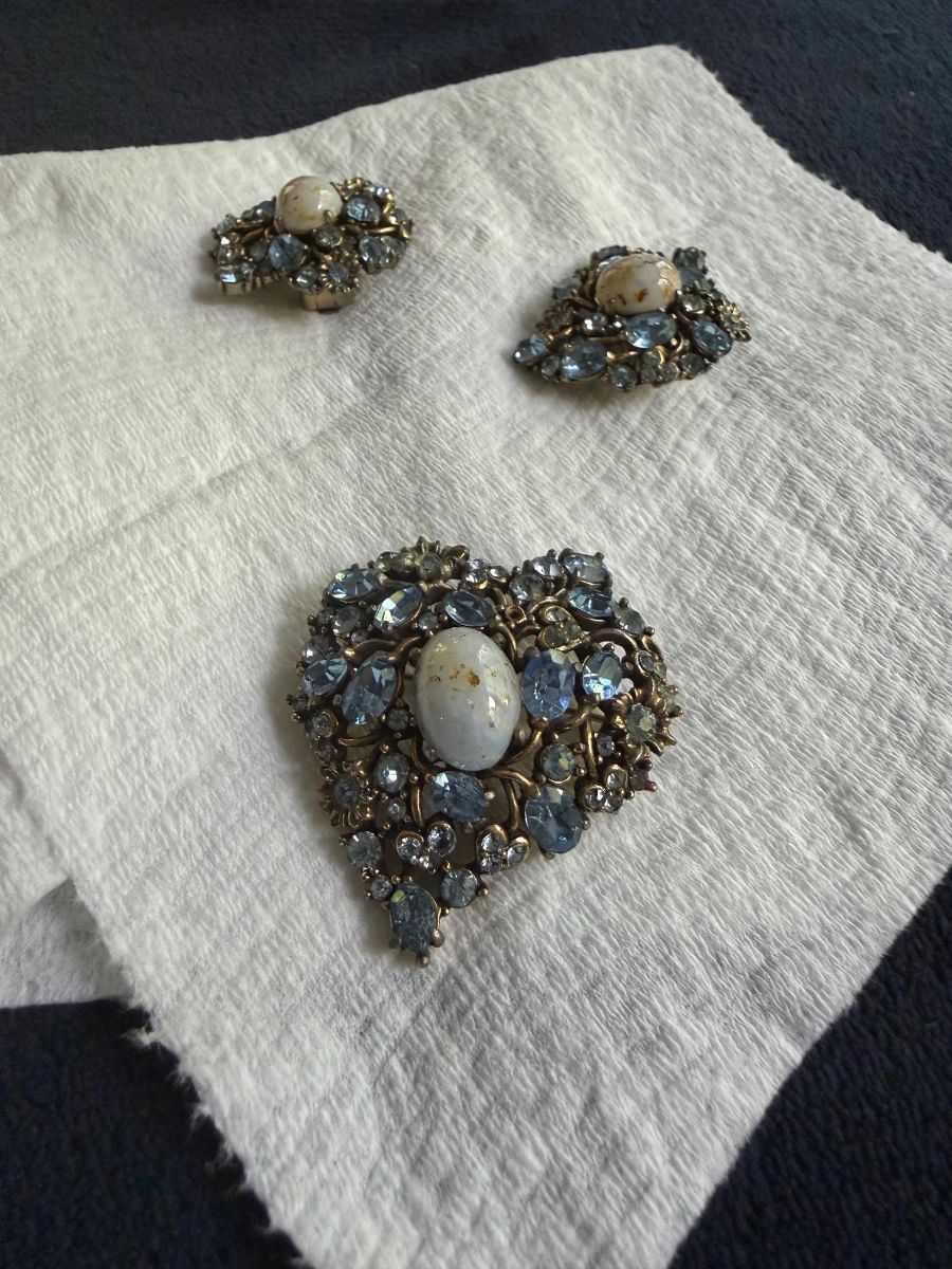 Vintage clip on earings with matching pendant