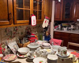 Dishes /sets /Poppy pattern /glasses to match