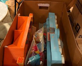 Doll house pieces