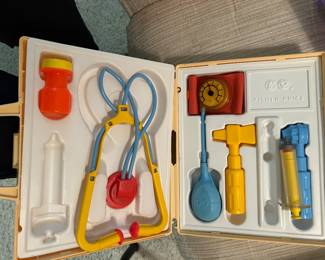 #167 Misc. - Mstr Fisher Price Medical Kit - 1977 w/tools $ 20.00