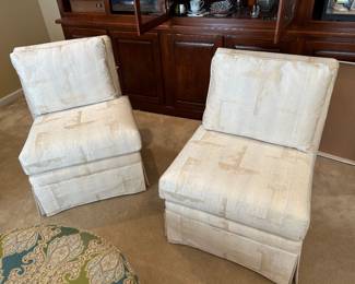 #13 Sofa - LR Thomasville Synthetic/Cotton White/Cream Side Chair w/1 loose Back Cushion (no arms) 26x26x32 (seat height 18") $ 100.00