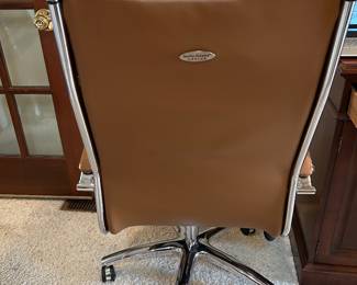 #7 chair den Kathy Irland tan leather and chrome office chair adj heigth as is corners $ 100.00