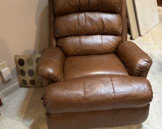 #2 chair den tan leather recliner $ 275.00