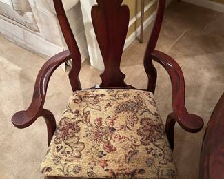 #44 table dr Wood dining table with 2 leaves and 6 chairs 60-90x44x28 $ 225.00