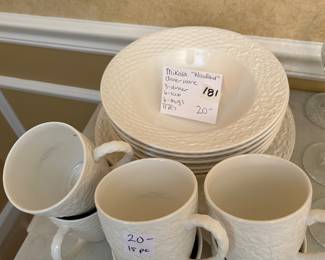 #181 China dr Mikassa Woodland Dining Set - 15 pc Set White $ 20.00