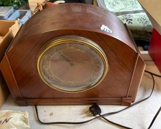 #115 Garage Seth Thomas Electric Mantle Clock $ 75.00