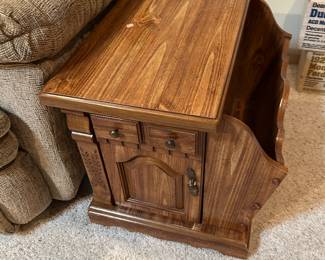 #4 table den end table with magazine stand and 1 door 20x25x20 as is top $ 75.00
