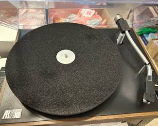 #201 elect mst vintage acostic research turn table $ 200.00