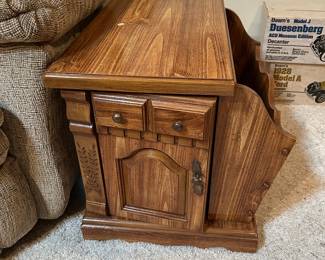 #4 table den end table with magazine stand and 1 door 20x25x20 as is top $ 75.00
