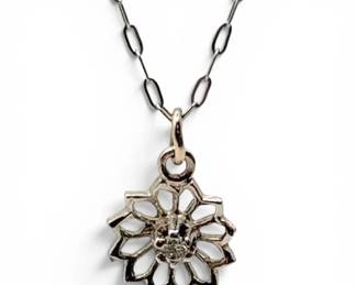 14k White Gold Dainty Necklace w Flower Pendant .074g