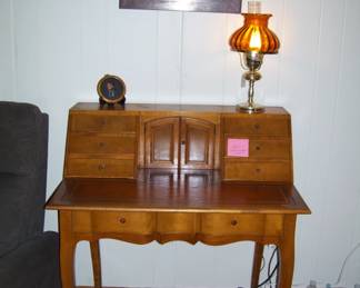 antique desk - antique lamp - vtg painting