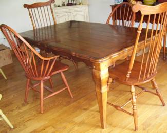 large dining table with 2 additional leaves - variety of chairs