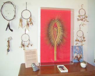 dream catchers - vtg wheat art in acrylic case