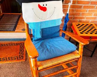 yes! We have two snowmen rockers!