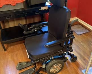 Quantum J4E. Call if interested!