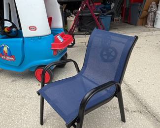 Blue Mesh Sling Patio Chair with Black Frame