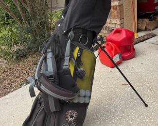 John Daly Grip It and Rip It Stand Golf Bag with Hippo Headcovers