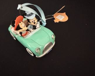 Disney Epcot Italy World Showcase Mickey  Minnie Italia Convertible Ornament