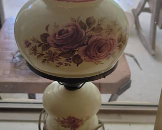 Vintage "Gone With The Wind" Style Floral Glass Table Lamp