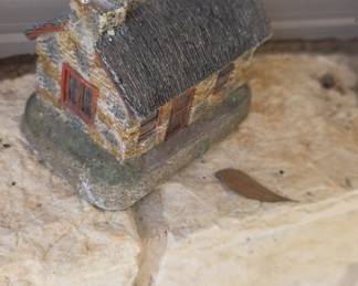 David Winter Cottages Miniature Stone Cottage Figurine