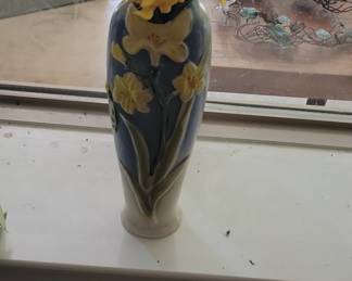 Vintage Lenox Daffodil Bud Vase with Gold Trim