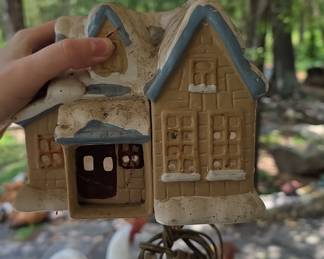 House of Lloyd Christmas Village House with Light
