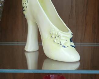 N.Y. Pioneer MDSECO Porcelain High Heel Shoe Figurine