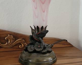 Dale Tiffany Style Hummingbird Lily Lamp with Pink Swirl Glass Shade