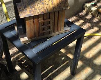 Log Cabin Birdhouse