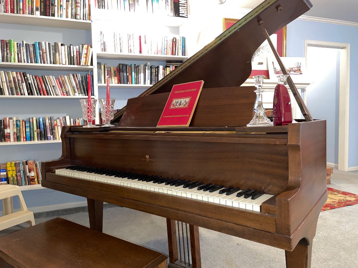 WURLITZER BABY GRAND PIANO