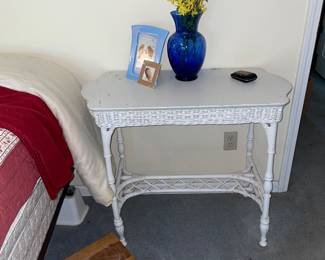 Whisker Table