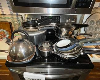 Tea Kettle, Big Pot, Frying Pans