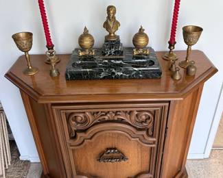 Vintage brass & marble inkwell writing stand with bust. 