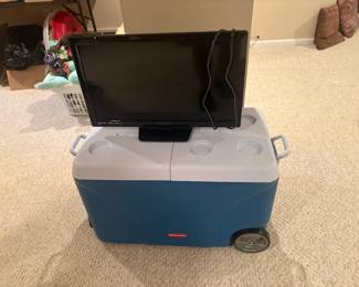 . . . Rubbermaid cooler