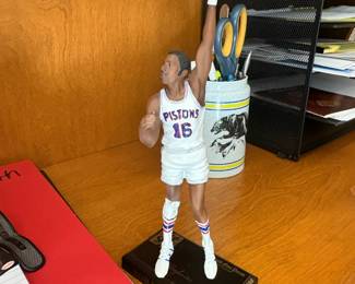 . . . Bob Lanier Detroit Piston figure