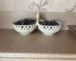 . . . and accent Lenox bowls