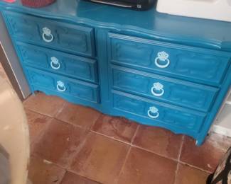 Beautiful fun 6 drawer dresser.
