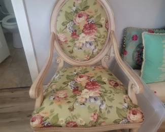 Beautiful Custom chair by Calico Corner. Large chair.