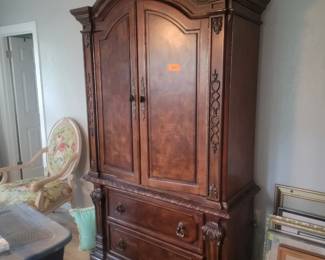 Thomasville wooden Amoire. Beautiful very large piece. 