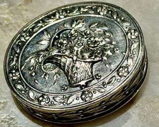 18th C snuff box in sterling