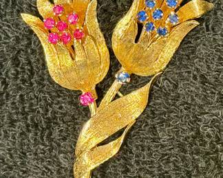 18K gem set floral brooch