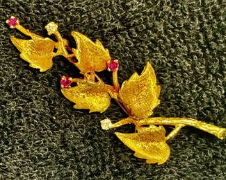 1940s gold leaf spray brooch