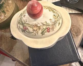 Villeroy & Boch Festive Memories Covered Dish
