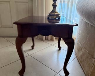 Vintage Broyhill Queen Anne Style Cherry End Table