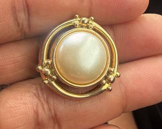 Vintage Gold Tone Brooch with Faux Pearl
