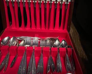 Community "Morning Star" Silverplate Flatware Set in Wooden Case