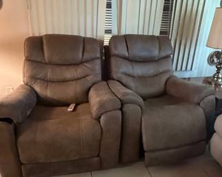 La-Z-Boy James Reclining Loveseat