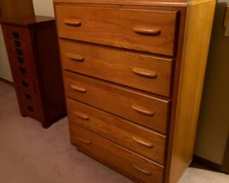 Chest of drawers