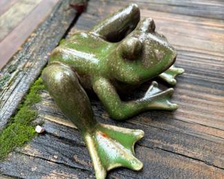 Frog decor